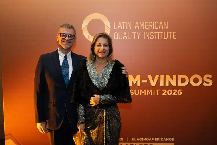 Convidados no painel de boas-vindas LAQI