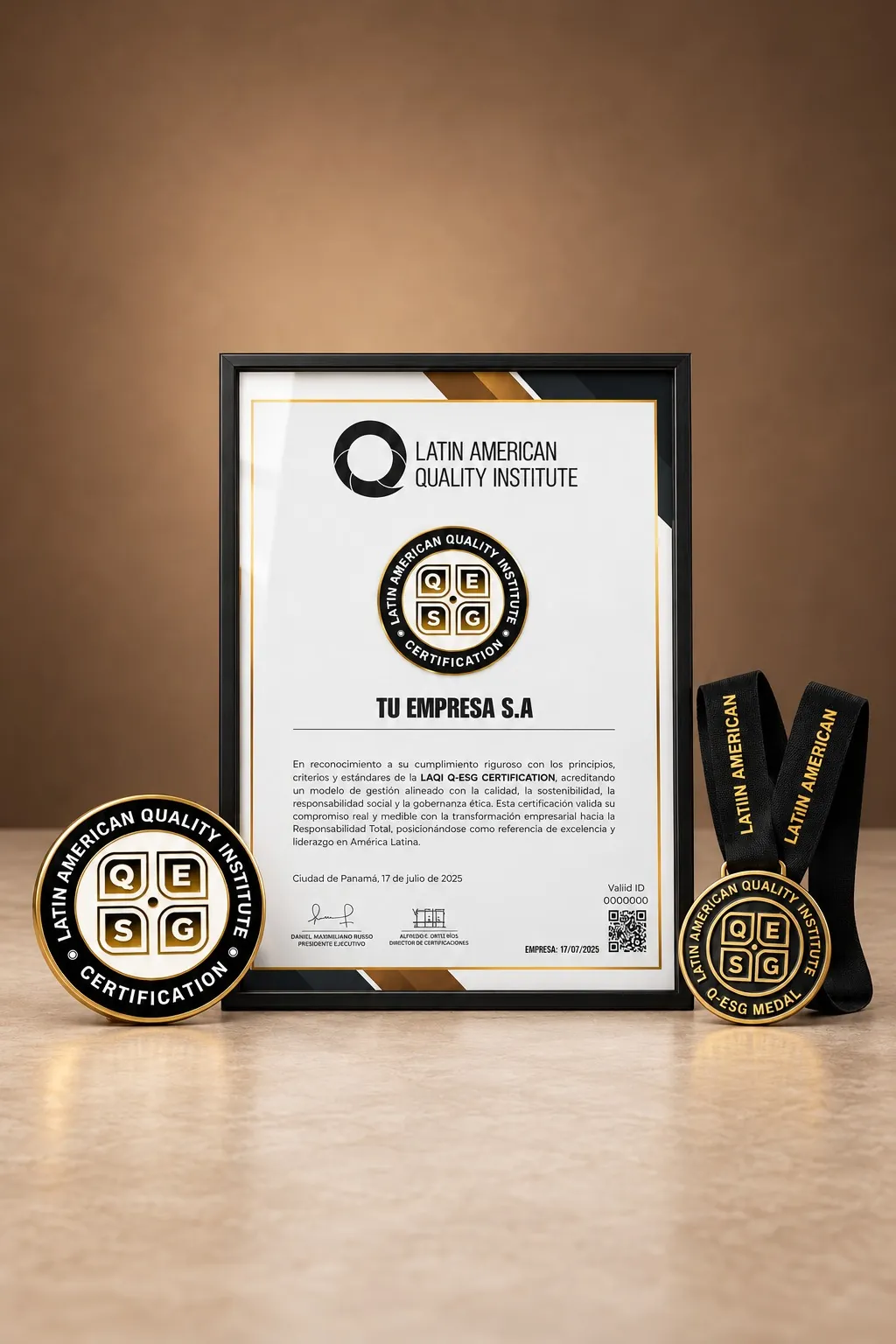 Certificado LAQI Q-ESG enmarcado, con el sello Q-ESG Certification y la medalla Q-ESG